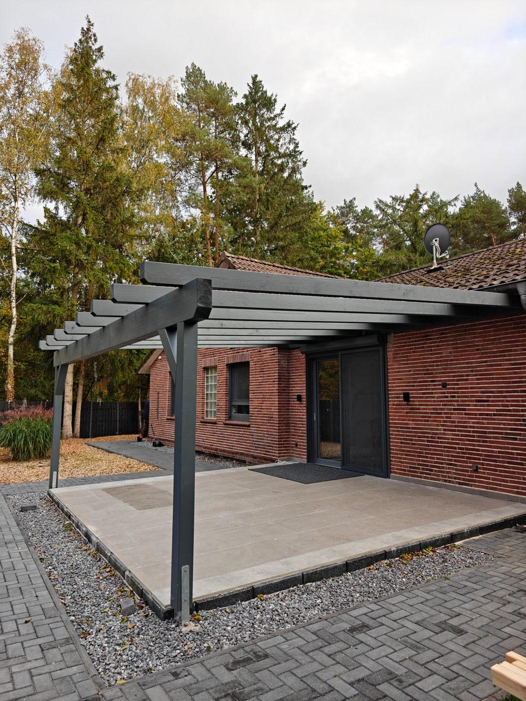 Pergola anthrazit fertig